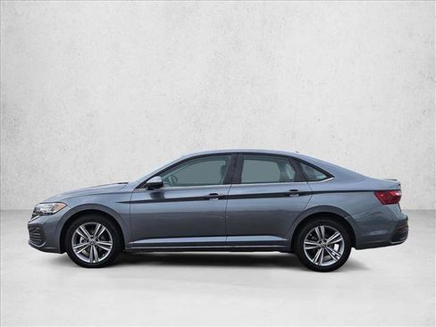Used 2024 Volkswagen Jetta SE FWD image 9