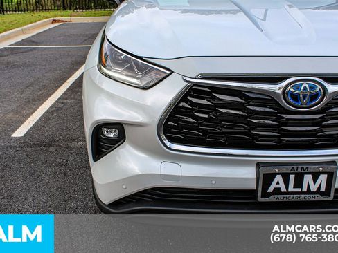 Used 2023 Toyota Highlander Limited image 12