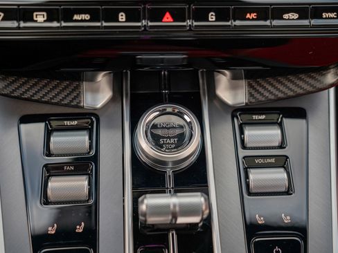 Used 2025 Aston Martin Vanquish image 21