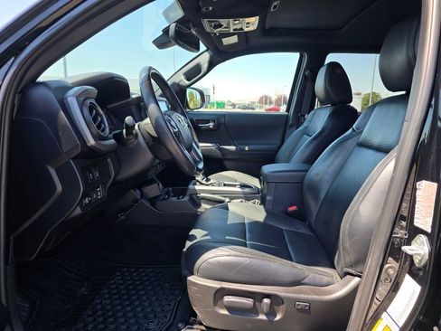 Used 2021 Toyota Tacoma TRD Off-Road AWD/4WD image 20