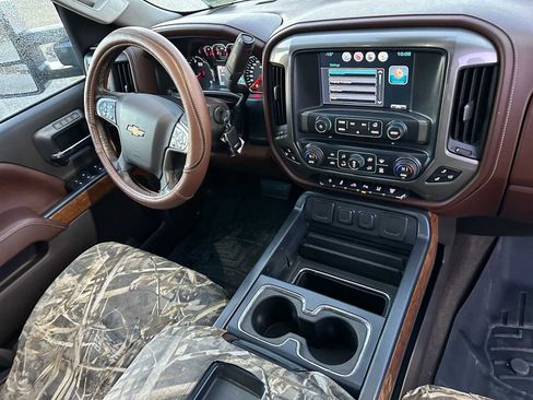 Used 2015 Chevrolet Silverado 3500 High Country w/ Duramax Plus Package image 11