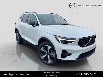 New 2025 Volvo XC40 B5 Plus w/ Protection Package Premier