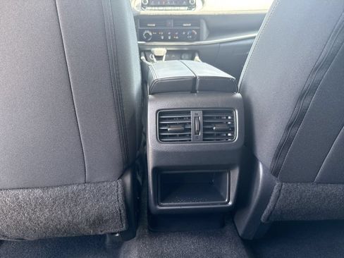 Used 2023 Nissan Rogue S AWD/4WD image 24
