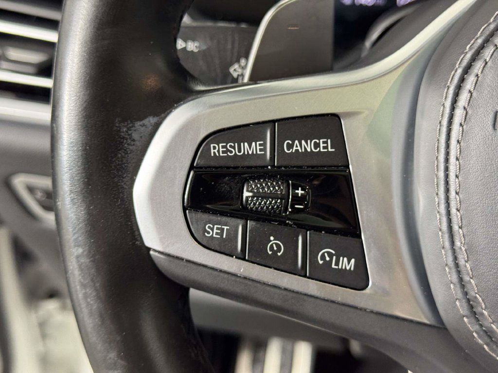 Used 2022 BMW X7 xDrive40i w/ M Sport Package AWD/4WD image 22