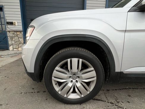 Used 2019 Volkswagen Atlas SEL image 2