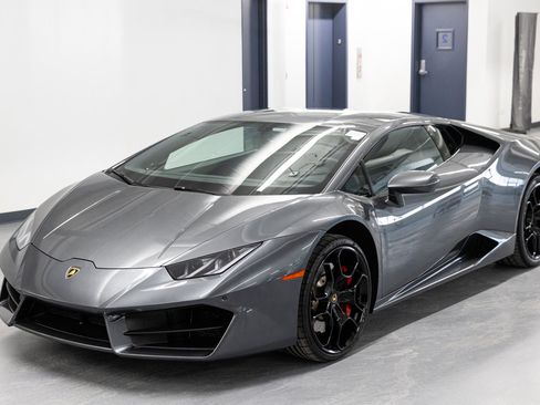 Used 2018 Lamborghini Huracan LP 580-2 image 2