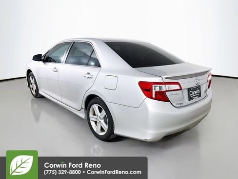 Used 2012 Toyota Camry SE image 5