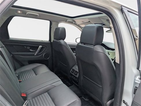 Used 2024 Land Rover Discovery Sport S image 5