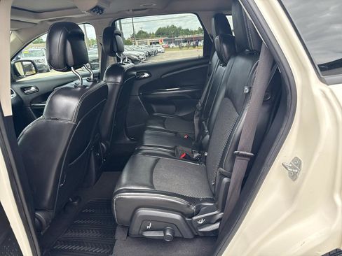 Used 2020 Dodge Journey Crossroad w/ Popular Equipment Group FWD image 14