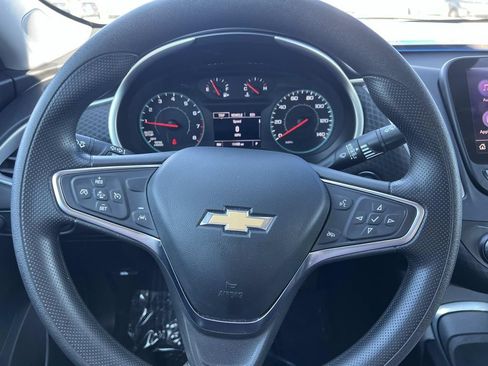 Used 2025 Chevrolet Malibu LT FWD image 15