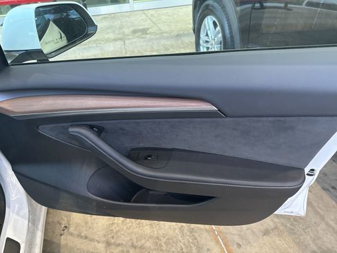 Used 2023 Tesla Model 3 Standard Range image 22