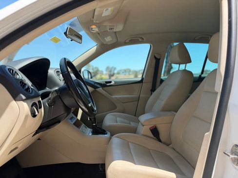 Used 2014 Volkswagen Tiguan SE FWD image 9
