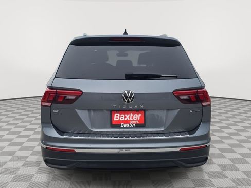 Certified 2024 Volkswagen Tiguan SE w/ Panoramic Sunroof Package AWD/4WD image 14