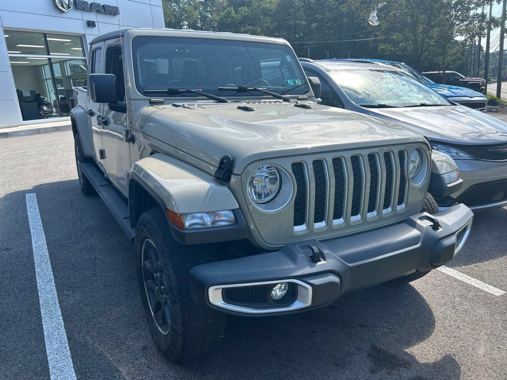 Used 2022 Jeep Gladiator Overland w/ Popular Equipment Package AWD/4WD image 1