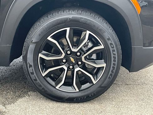 Used 2021 Chevrolet TrailBlazer ACTIV w/ Technology Package AWD/4WD image 9