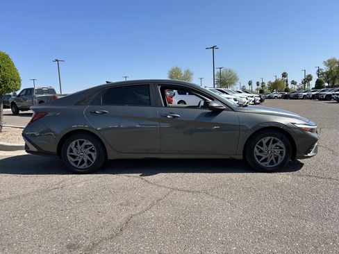Used 2024 Hyundai Elantra SEL image 6