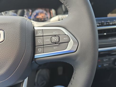 New 2025 Jeep Compass Limited w/ High Altitude Package image 23