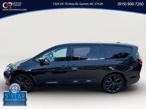 Used 2019 Chrysler Pacifica Touring Plus w/ S Appearance Package FWD image 6
