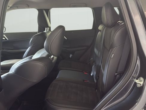 Used 2024 Mitsubishi Outlander SE AWD/4WD image 8