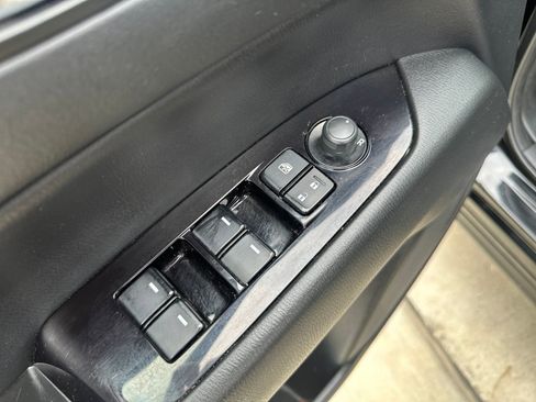 Used 2021 MAZDA CX-5 Touring image 11