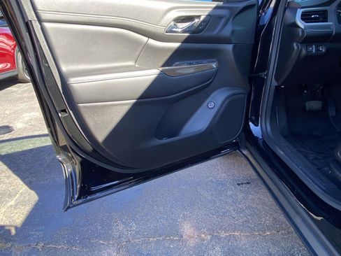 Used 2022 GMC Acadia SLE w/ Driver Convenience Package image 15