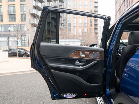 Used 2020 Mercedes-Benz GLS 450 4MATIC image 46