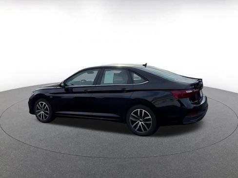 Used 2025 Volkswagen Jetta SE image 10