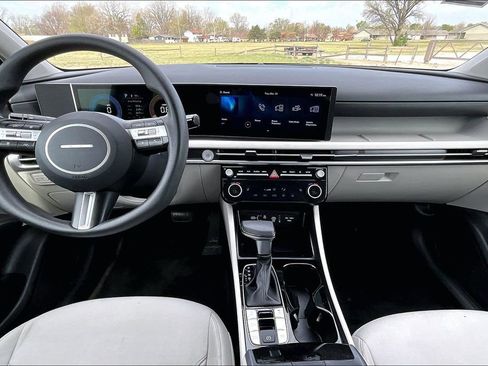 Used 2025 Hyundai Tucson SEL image 13