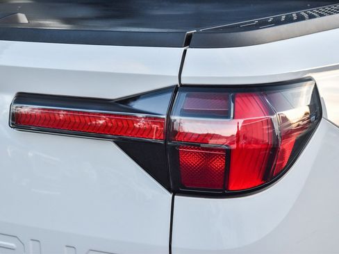 Used 2024 Hyundai Santa Cruz Limited image 7