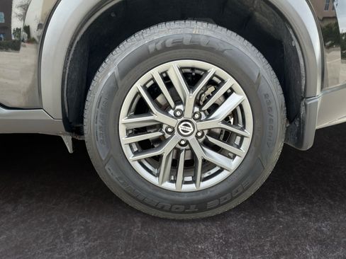 Used 2021 Nissan Rogue S FWD image 9