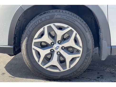 Used 2023 Subaru Forester Premium image 10