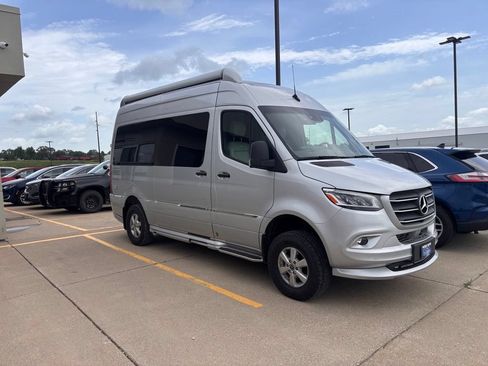 Used 2020 Mercedes-Benz Sprinter 2500 image 1