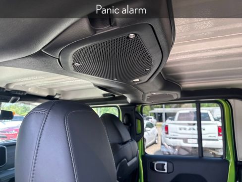 New 2025 Jeep Gladiator Rubicon w/ Convenience Group image 37