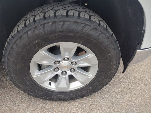 Used 2023 Chevrolet Silverado 1500 LT image 6