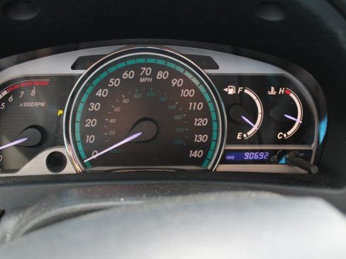 Used 2014 Toyota Venza XLE w/ XLE Premium Package FWD image 9