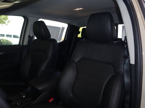 Used 2025 Ford Ranger Lariat w/ FX4 Off-Road Package image 35