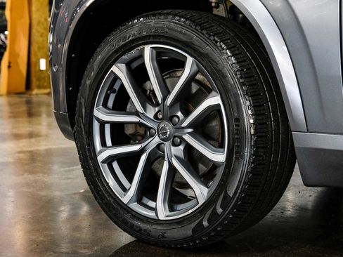 Used 2017 Volvo XC90 T6 Momentum w/ Convenience Package AWD/4WD image 60