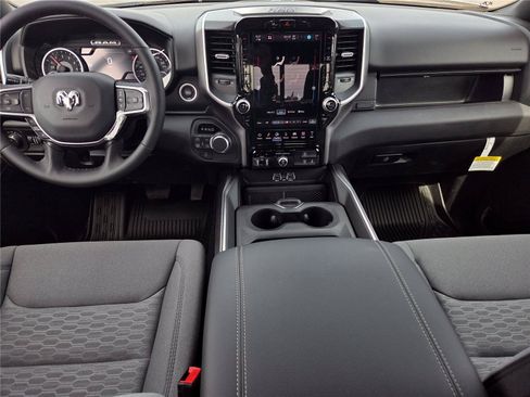 New 2026 RAM 1500 Big Horn AWD/4WD image 9