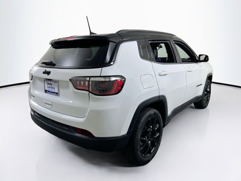 Used 2022 Jeep Compass Latitude AWD/4WD image 5