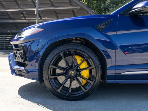 Used 2019 Lamborghini Urus AWD/4WD image 13