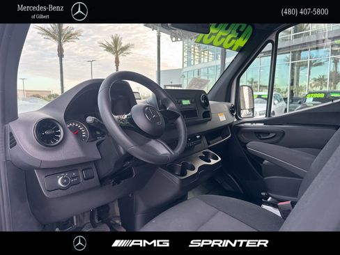 Used 2025 Mercedes-Benz Sprinter 2500 image 18