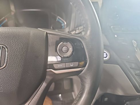 Used 2018 Honda Odyssey Touring image 25