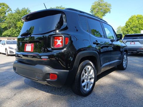 Used 2017 Jeep Renegade Latitude FWD image 6