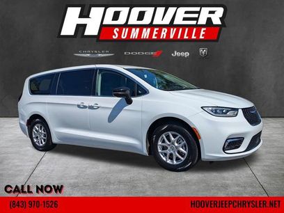 Used 2024 Chrysler Pacifica Touring-L