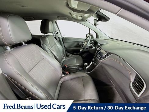 Used 2022 Chevrolet Trax LT w/ Driver Confidence Package image 27