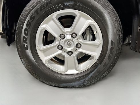 Used 2019 Toyota Tundra SR5 w/ SR5 Upgrade Package RWD image 14