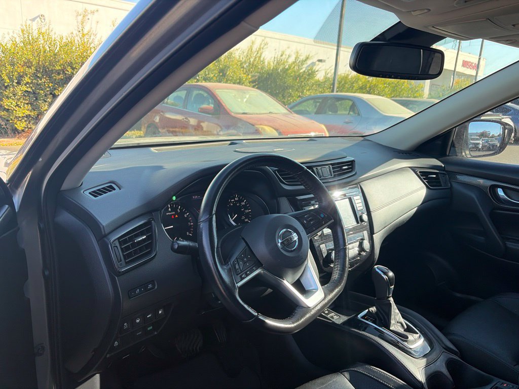 Used 2018 Nissan Rogue SL w/ Premium Package FWD image 9