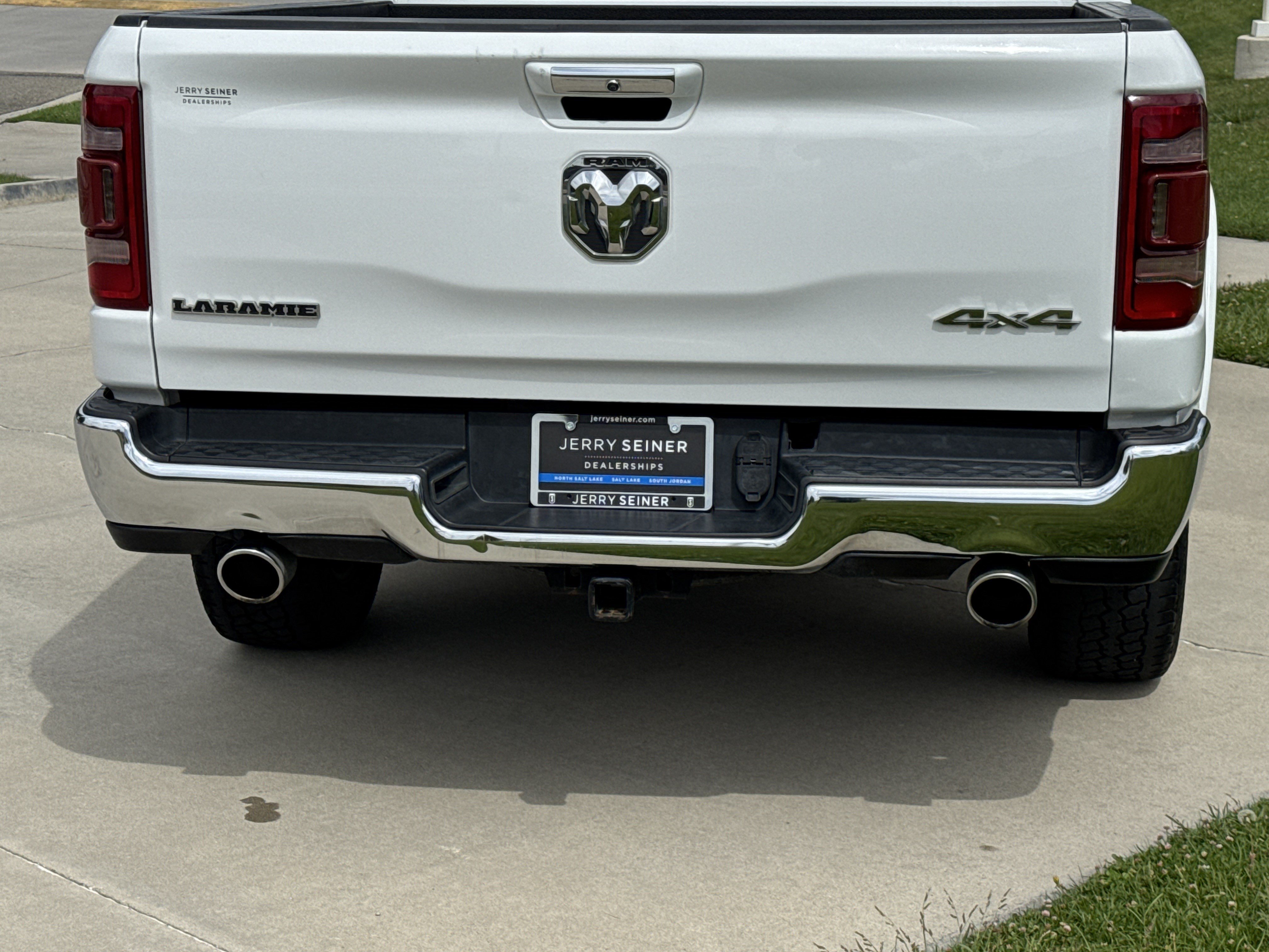Used 2022 RAM 1500 Laramie AWD/4WD image 13