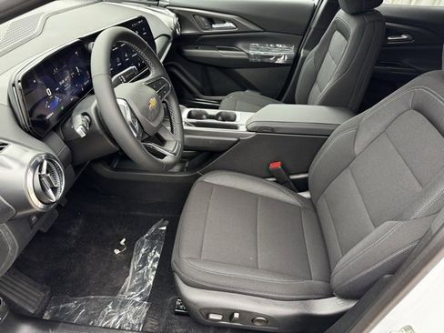 New 2026 Chevrolet Equinox EV LT image 5