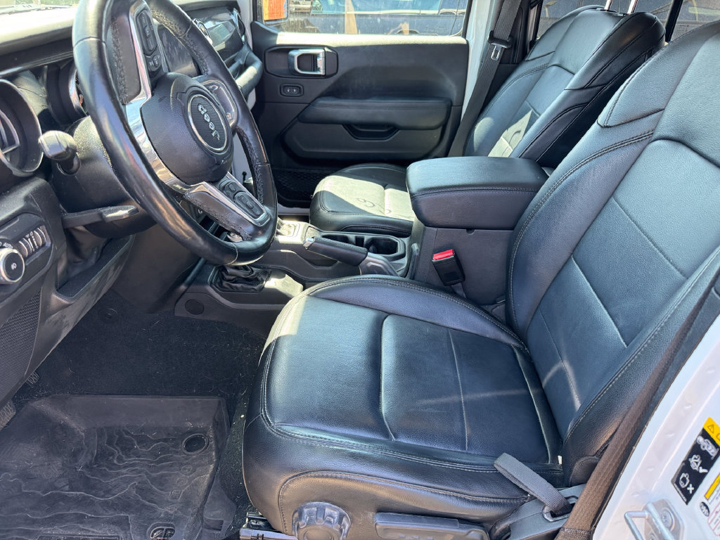 Used 2022 Jeep Wrangler Unlimited Sahara AWD/4WD image 21